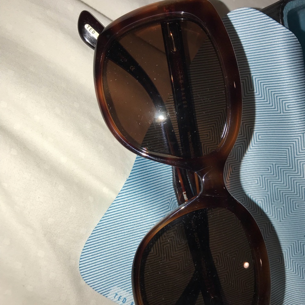Ted Baker Lael Sunglasses With Bow View 3